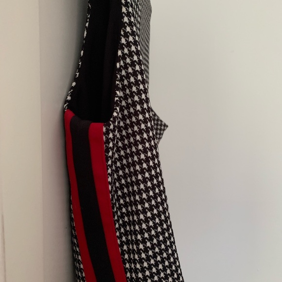 Black Track Stripe Houndstooth Cropped Top - Picture 4 of 5